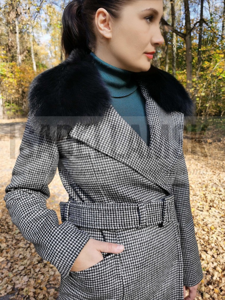 Зимние пальто с мехом: выбираем идеальный фасон
